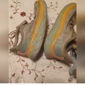 Hoka Size 7 Women
